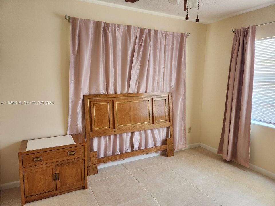 En Venta: $216,000 (2 camas, 2 baños, 1336 Pies cuadrados)