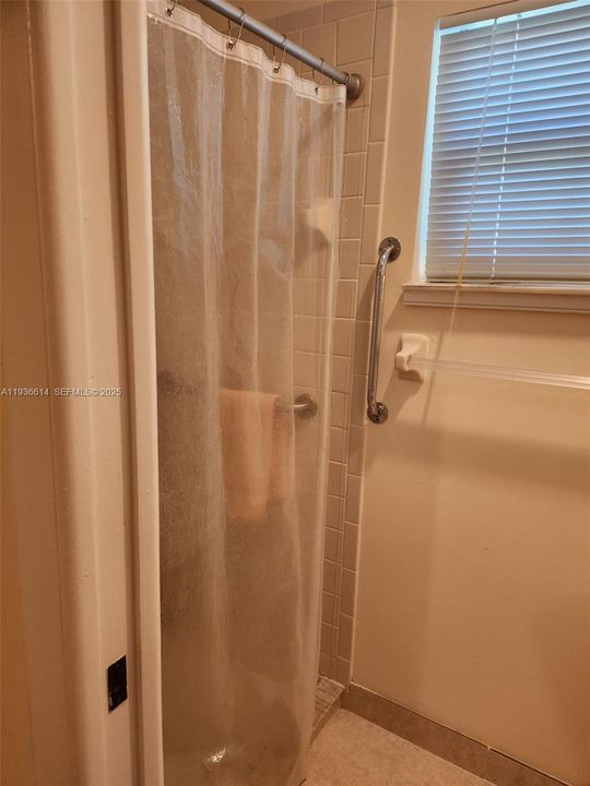 En Venta: $216,000 (2 camas, 2 baños, 1336 Pies cuadrados)