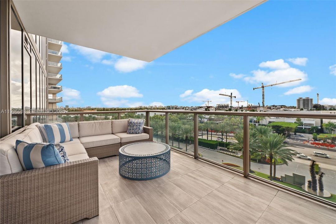 For Rent: $16,000 (2 beds, 2 baths, 1599 Square Feet)