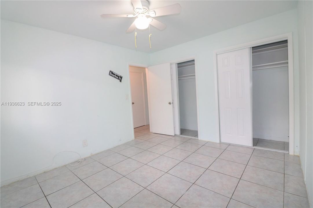 For Rent: $1,650 (1 beds, 1 baths, 700 Square Feet)