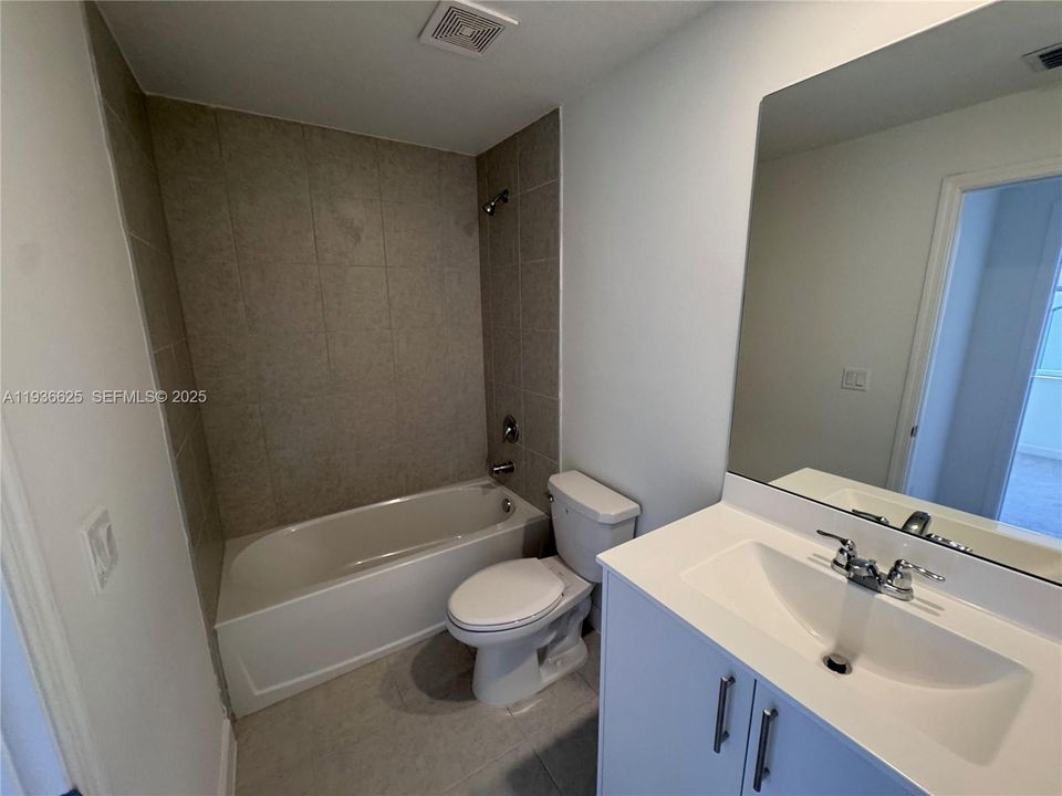 For Rent: $2,950 (3 beds, 2 baths, 1276 Square Feet)