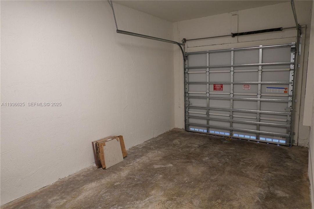 For Rent: $2,950 (3 beds, 2 baths, 1276 Square Feet)