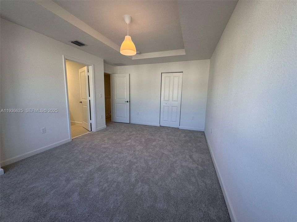 For Rent: $2,950 (3 beds, 2 baths, 1276 Square Feet)