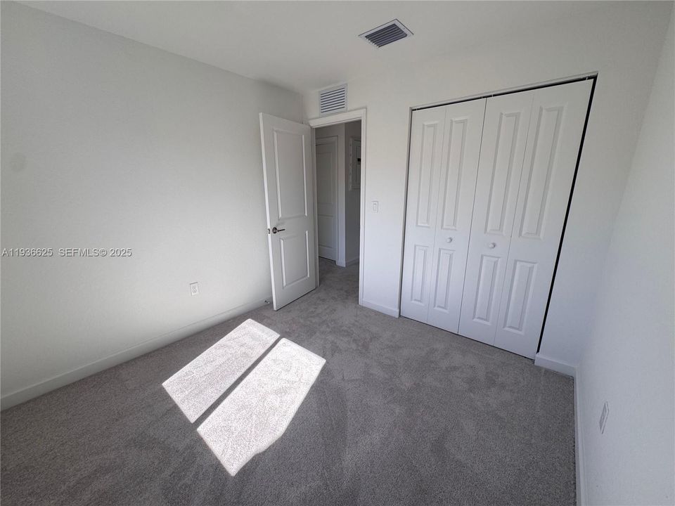 For Rent: $2,950 (3 beds, 2 baths, 1276 Square Feet)