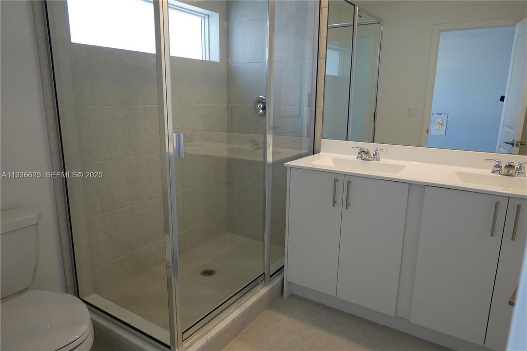 For Rent: $2,950 (3 beds, 2 baths, 1276 Square Feet)