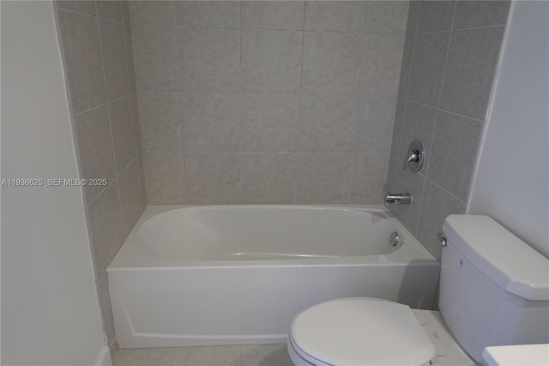 For Rent: $2,950 (3 beds, 2 baths, 1276 Square Feet)