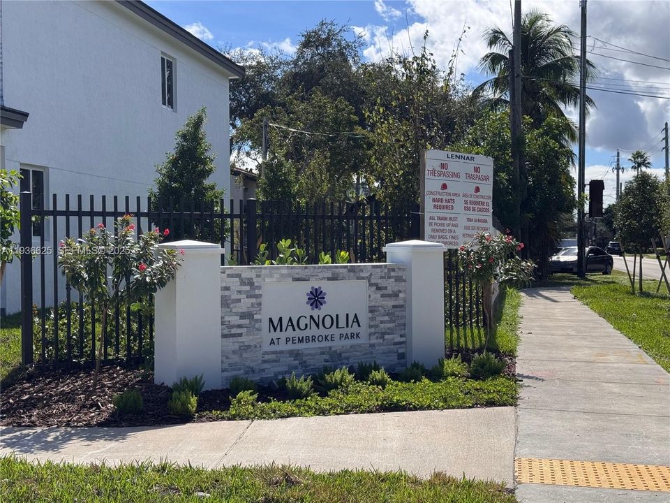 For Rent: $2,950 (3 beds, 2 baths, 1276 Square Feet)