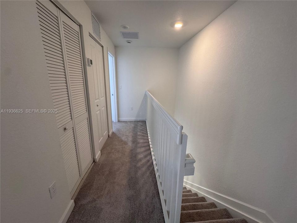 For Rent: $2,950 (3 beds, 2 baths, 1276 Square Feet)