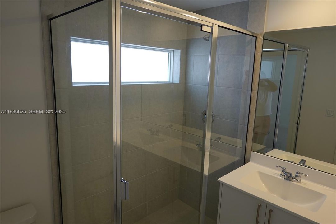 For Rent: $2,950 (3 beds, 2 baths, 1276 Square Feet)