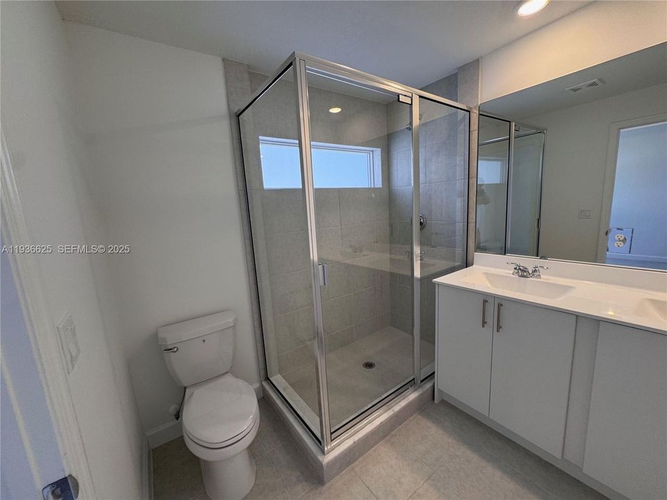 For Rent: $2,950 (3 beds, 2 baths, 1276 Square Feet)