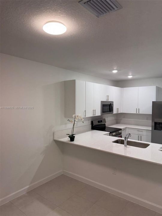 For Rent: $2,950 (3 beds, 2 baths, 1276 Square Feet)