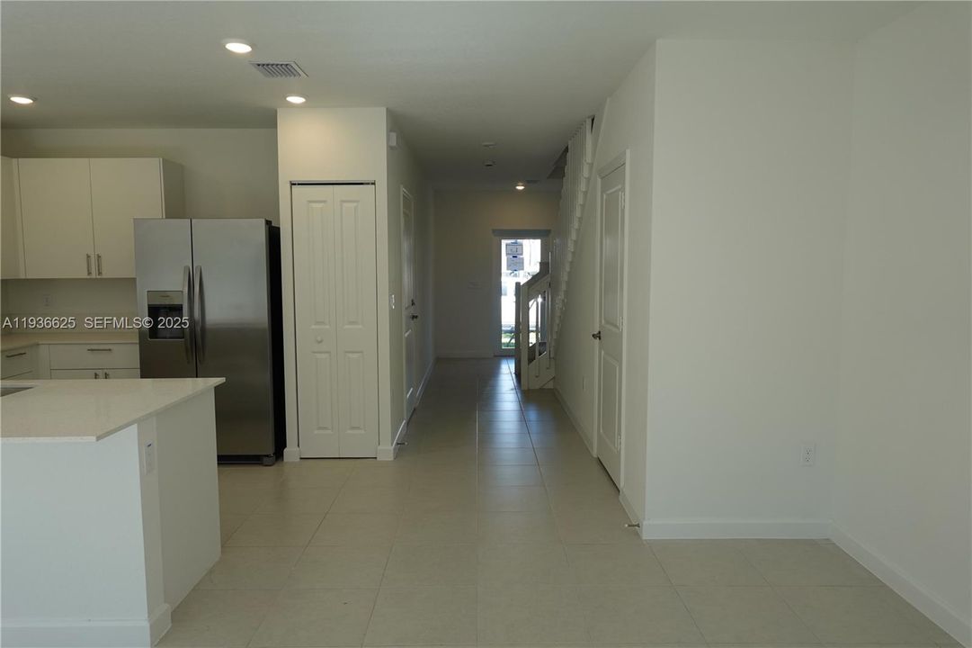 For Rent: $2,950 (3 beds, 2 baths, 1276 Square Feet)