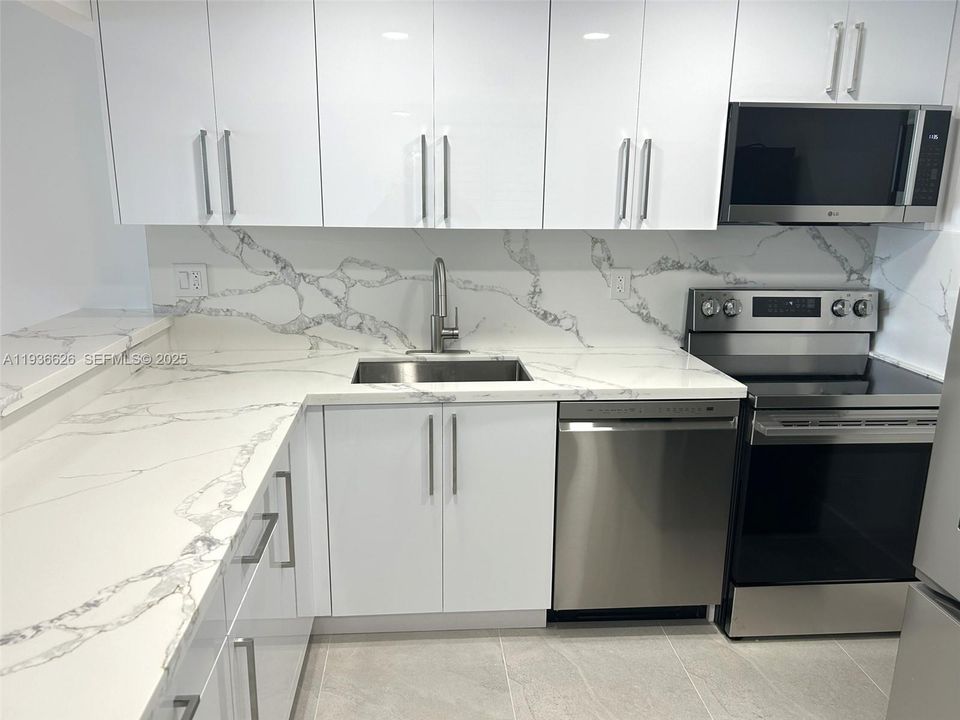 В аренду: $2,750 (1 спален, 1 ванн, 760 Квадратных фут)