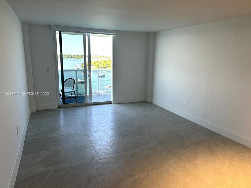 В аренду: $2,750 (1 спален, 1 ванн, 760 Квадратных фут)