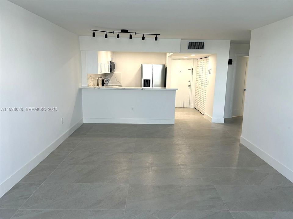 В аренду: $2,750 (1 спален, 1 ванн, 760 Квадратных фут)