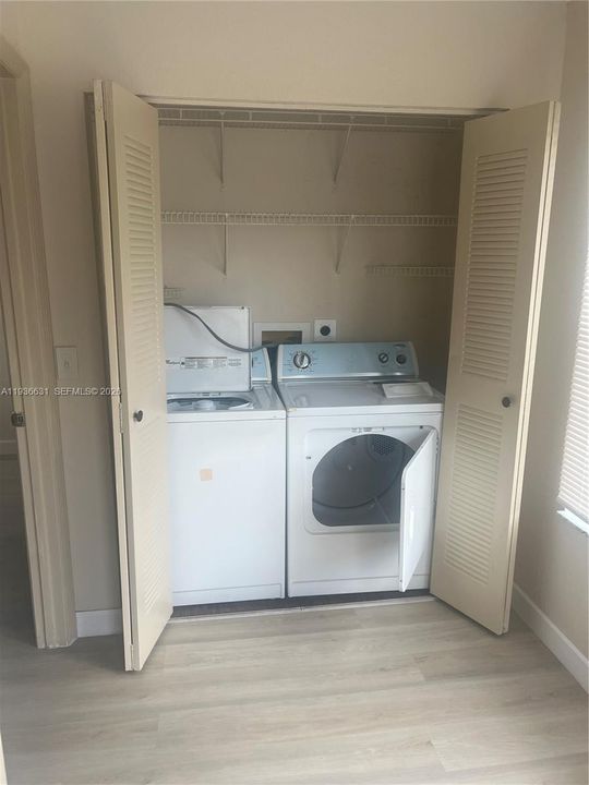 For Sale: $205,000 (1 beds, 1 baths, 743 Square Feet)