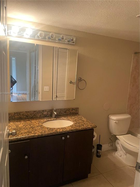 For Sale: $205,000 (1 beds, 1 baths, 743 Square Feet)