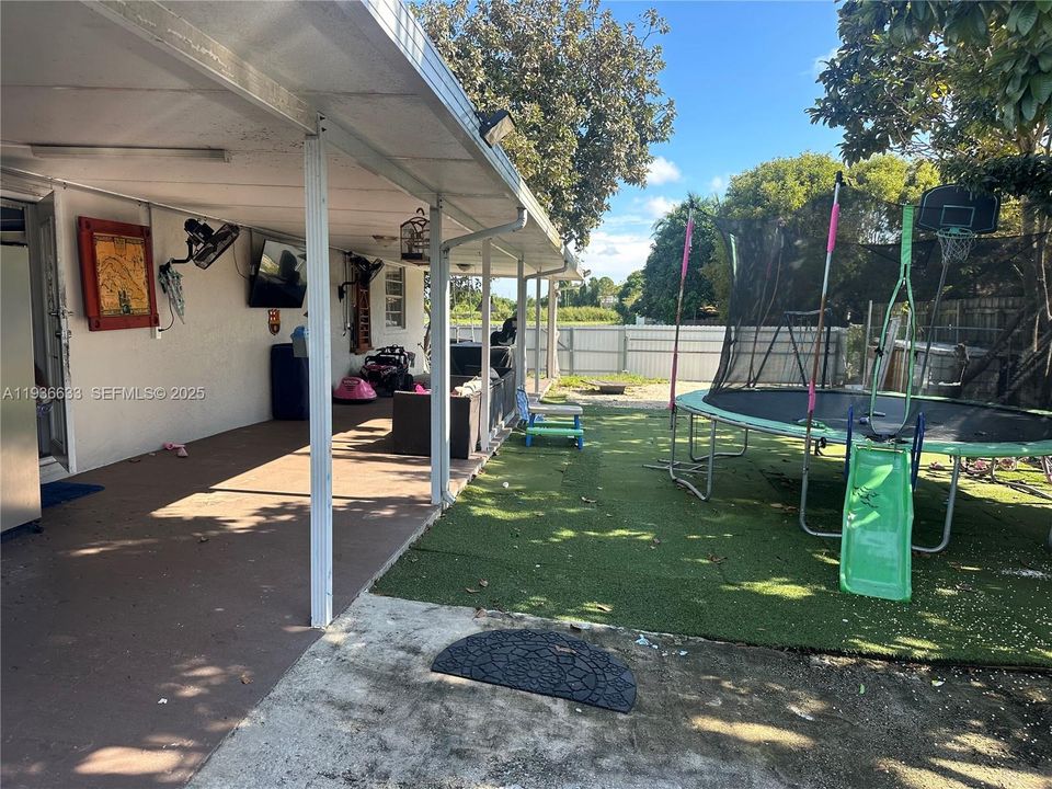 En Renta: $3,100 (3 camas, 2 baños, 1367 Pies cuadrados)