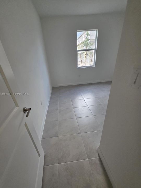 出租: $1,600 (5 贝兹, 3 浴室, 0 平方英尺)