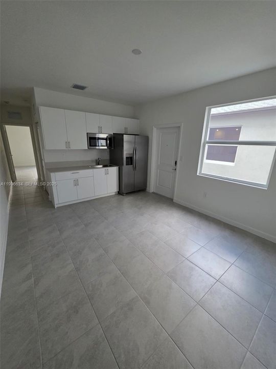 出租: $1,600 (5 贝兹, 3 浴室, 0 平方英尺)