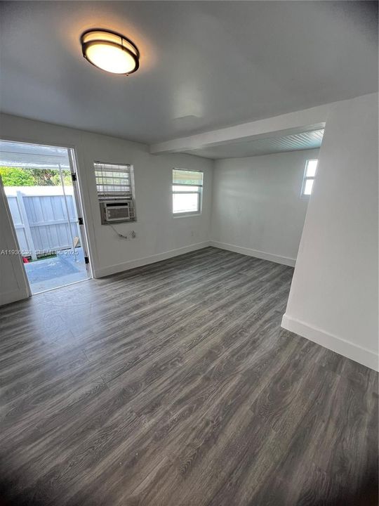 В аренду: $1,500 (1 спален, 1 ванн, 600 Квадратных фут)