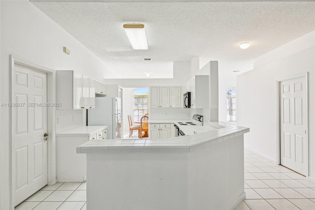 На продажу: $750,000 (3 спален, 2 ванн, 2154 Квадратных фут)