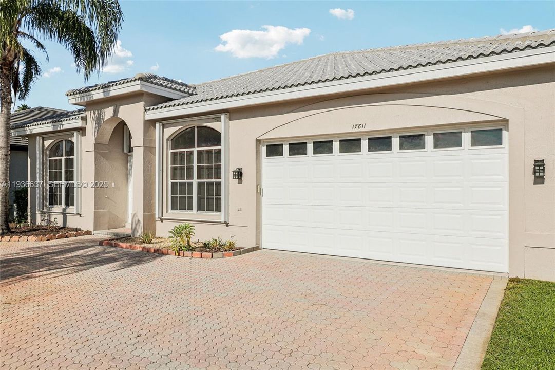 На продажу: $750,000 (3 спален, 2 ванн, 2154 Квадратных фут)