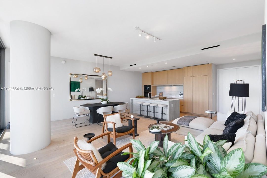 For Rent: $25,000 (2 beds, 2 baths, 1594 Square Feet)