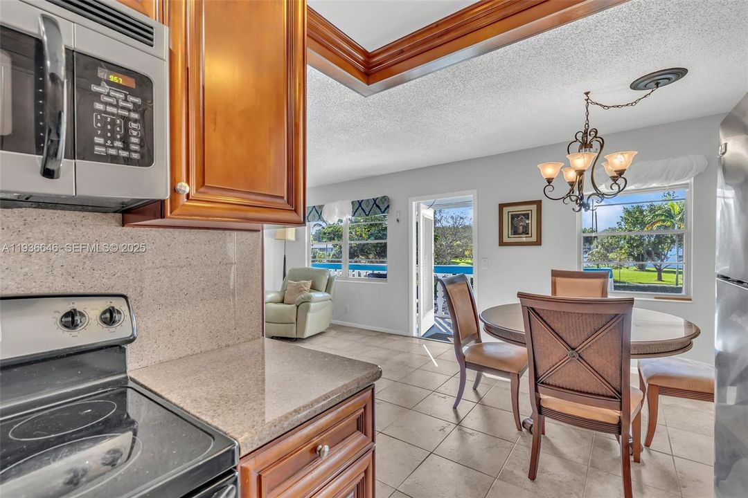 На продажу: $138,000 (2 спален, 1 ванн, 820 Квадратных фут)