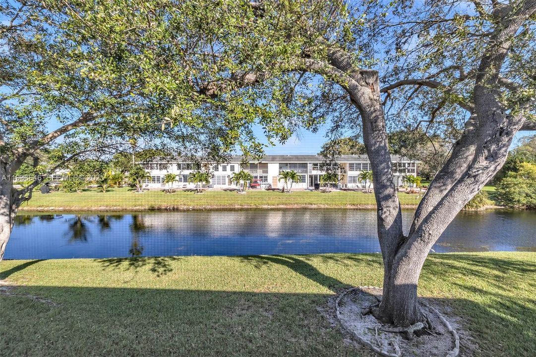 На продажу: $138,000 (2 спален, 1 ванн, 820 Квадратных фут)