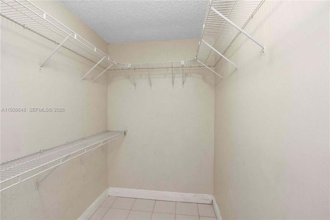 待售: $549,000 (4 贝兹, 2 浴室, 1602 平方英尺)