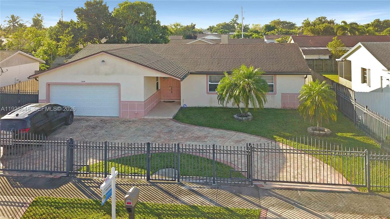 待售: $549,000 (4 贝兹, 2 浴室, 1602 平方英尺)