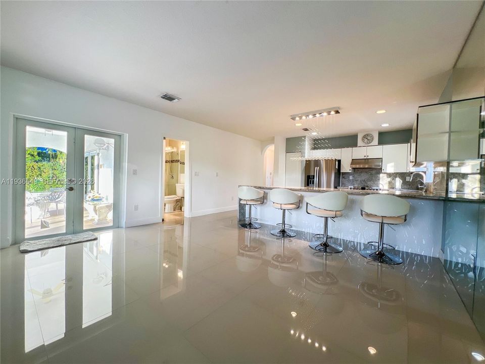 En Renta: $5,000 (3 camas, 4 baños, 2612 Pies cuadrados)