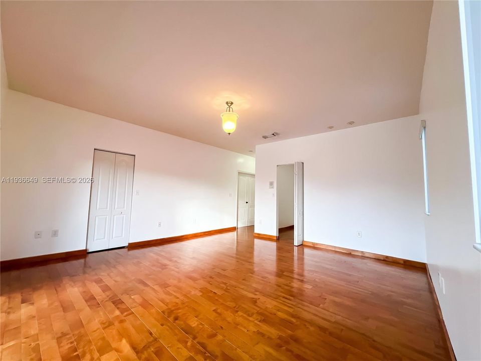 En Renta: $5,000 (3 camas, 4 baños, 2612 Pies cuadrados)