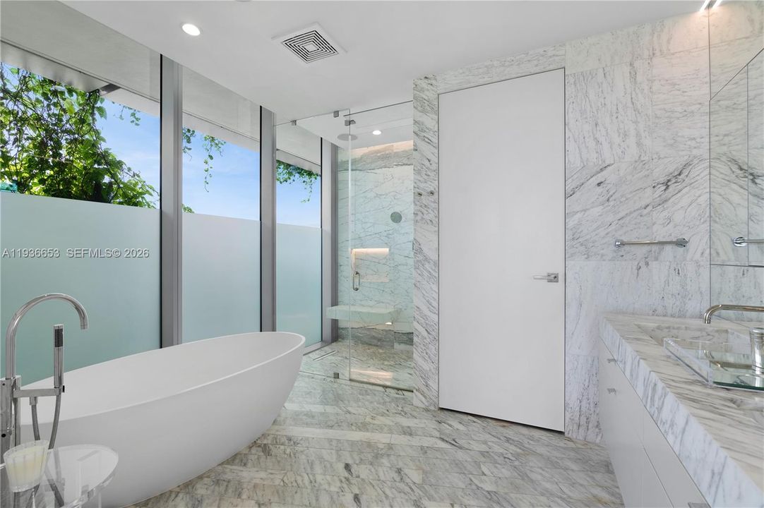 На продажу: $14,150,000 (5 спален, 5 ванн, 4306 Квадратных фут)