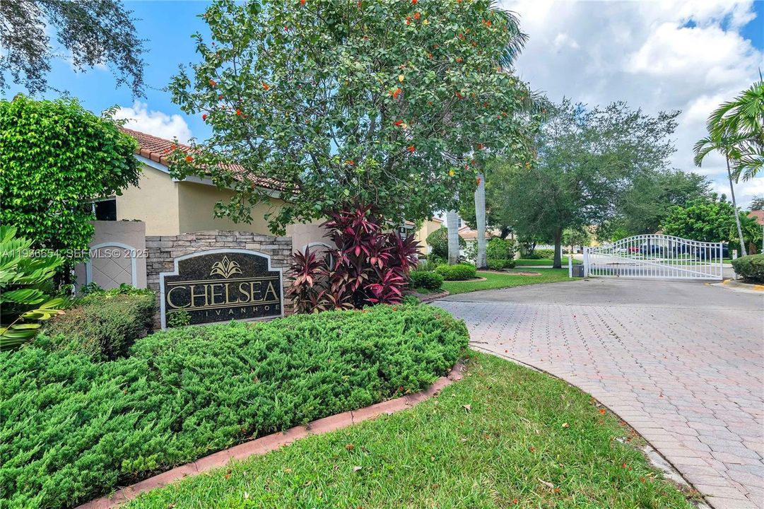 В аренду: $3,900 (4 спален, 2 ванн, 1956 Квадратных фут)