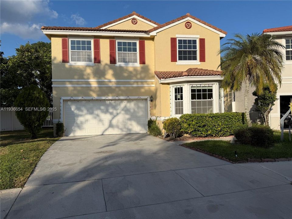 В аренду: $3,900 (4 спален, 2 ванн, 1956 Квадратных фут)