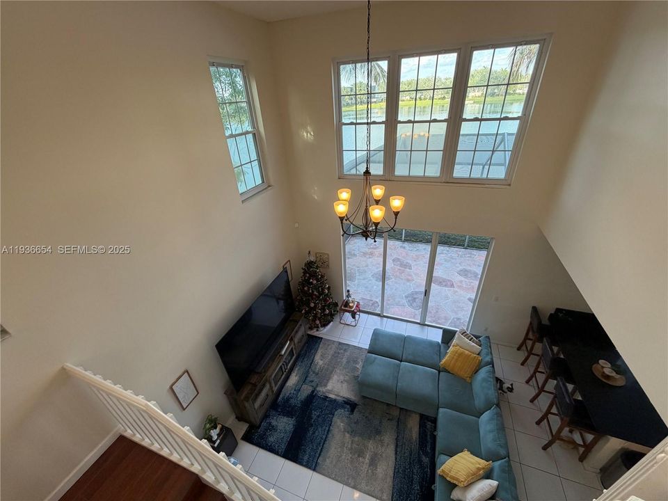 В аренду: $3,900 (4 спален, 2 ванн, 1956 Квадратных фут)