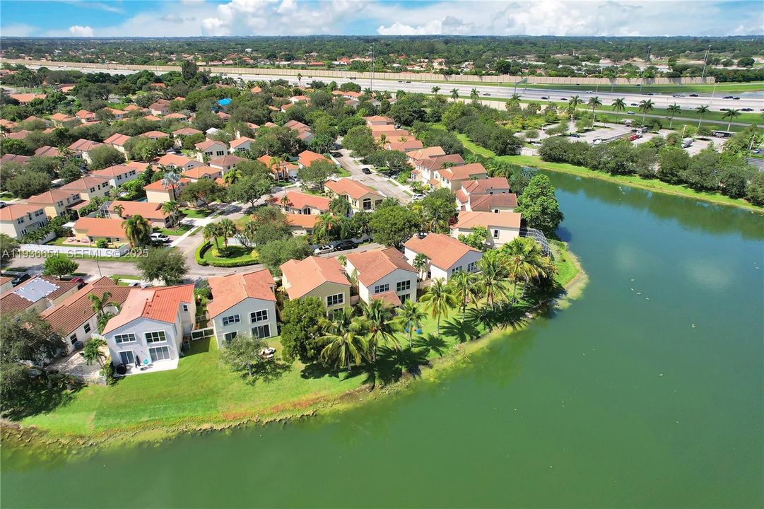 В аренду: $3,900 (4 спален, 2 ванн, 1956 Квадратных фут)