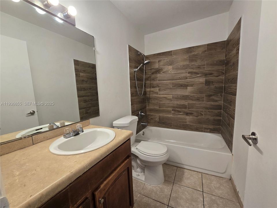 For Rent: $2,000 (2 beds, 2 baths, 1000 Square Feet)