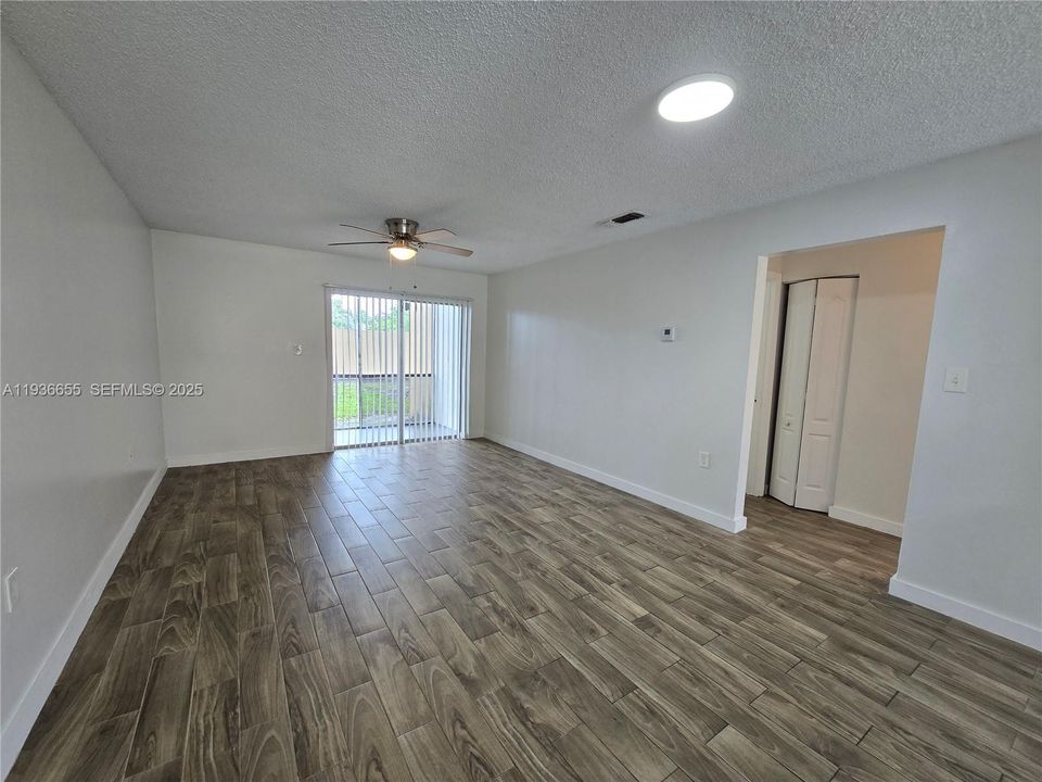 For Rent: $2,000 (2 beds, 2 baths, 1000 Square Feet)
