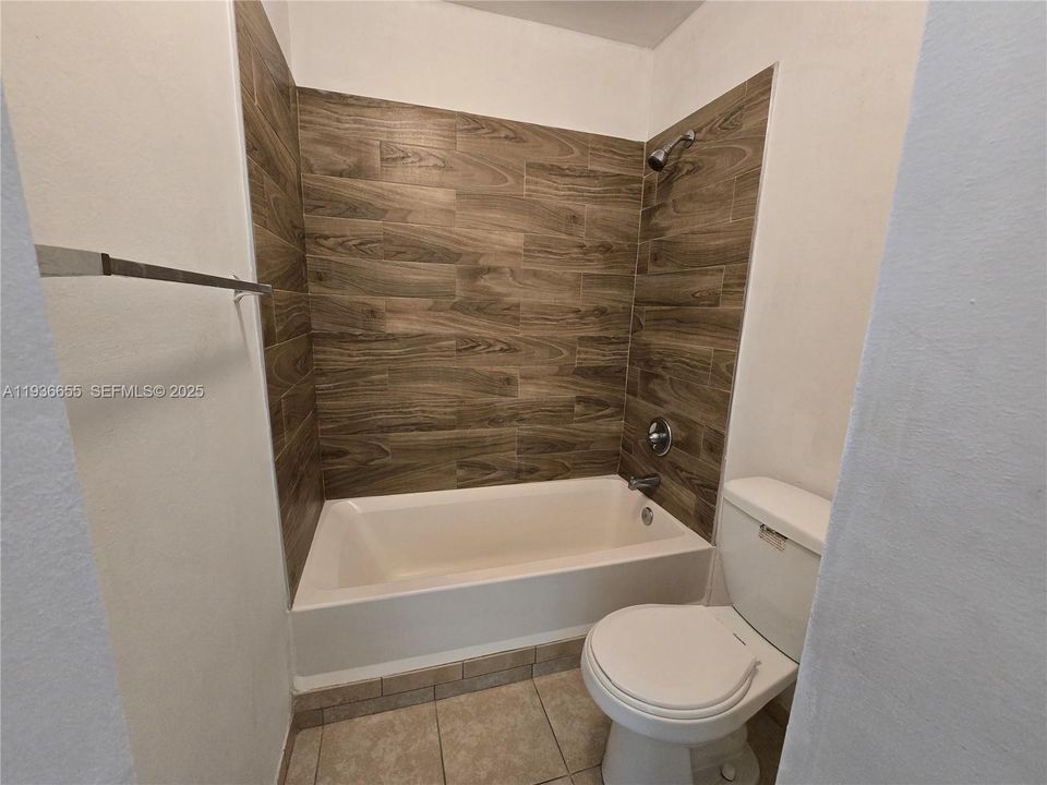 For Rent: $2,000 (2 beds, 2 baths, 1000 Square Feet)