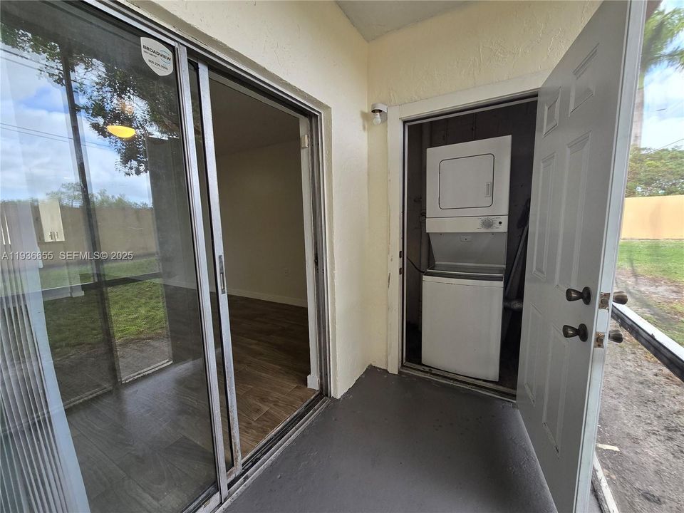 For Rent: $2,000 (2 beds, 2 baths, 1000 Square Feet)