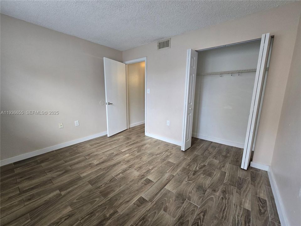 For Rent: $2,000 (2 beds, 2 baths, 1000 Square Feet)