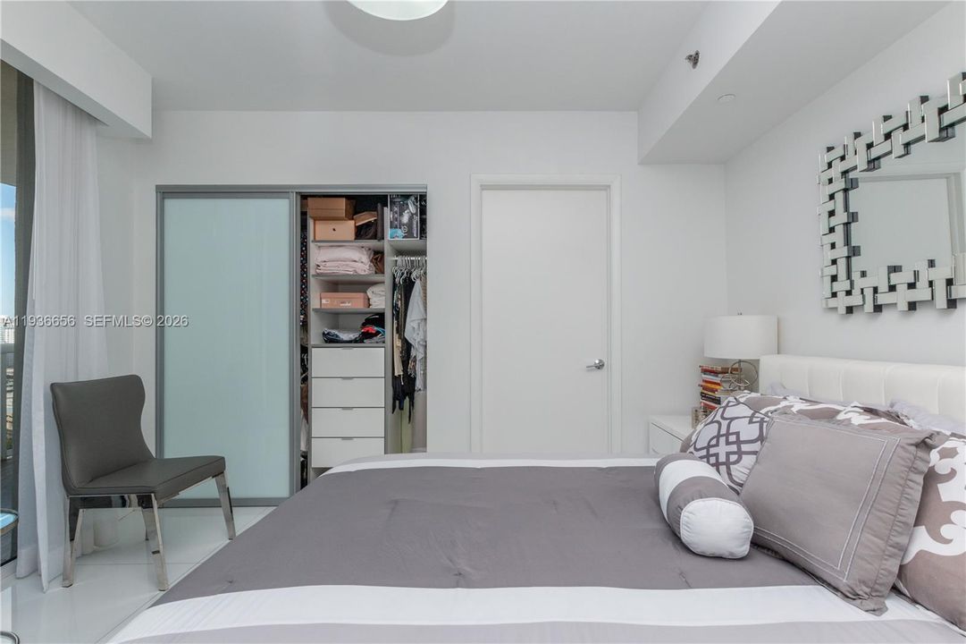 На продажу: $1,799,999 (2 спален, 2 ванн, 1886 Квадратных фут)