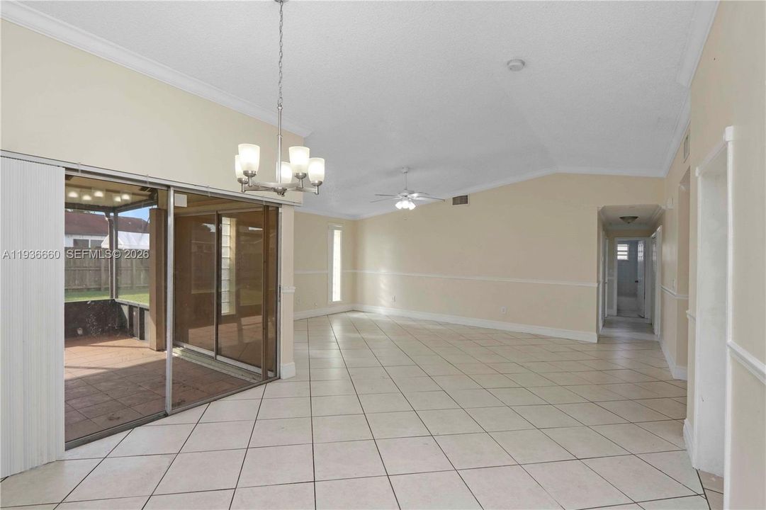 En Venta: $549,000 (4 camas, 2 baños, 1602 Pies cuadrados)