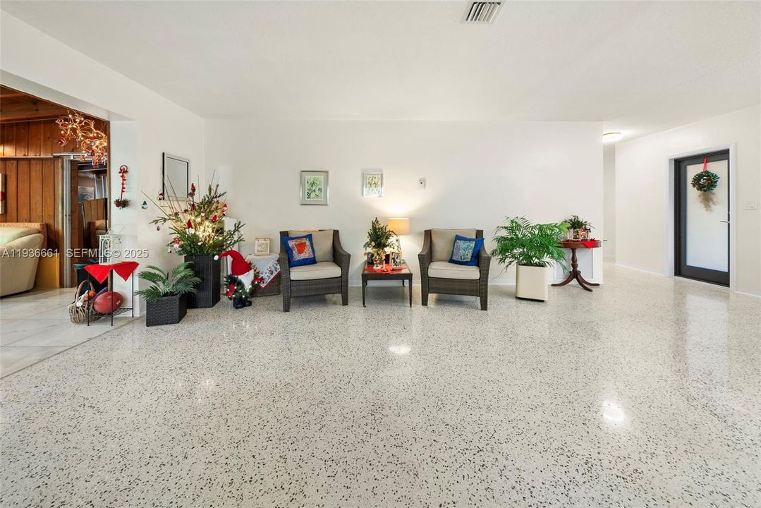 For Sale: $1,400,000 (3 beds, 2 baths, 2183 Square Feet)