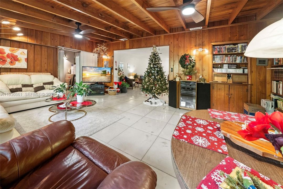 For Sale: $1,400,000 (3 beds, 2 baths, 2183 Square Feet)