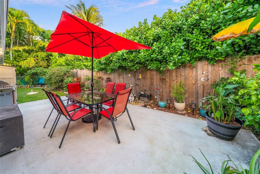 For Sale: $1,400,000 (3 beds, 2 baths, 2183 Square Feet)