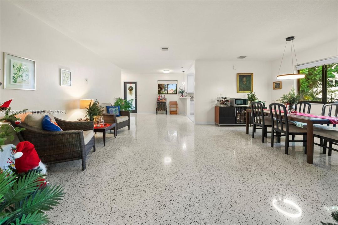 For Sale: $1,400,000 (3 beds, 2 baths, 2183 Square Feet)